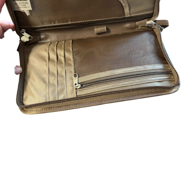 LUG Brown Quilted Tango Passport Travel Wallet - Picture 2 of 7